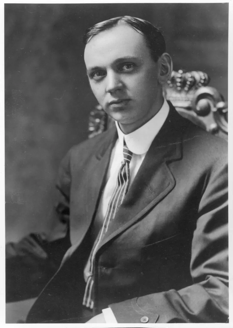 Edgar Cayce 1910. Den ”sovande profeten” förutsade en kunskapssal under sfinxen; årtionden senare sponsrade Edgar Cayce-stiftelsen en ung Mark Lehner, som lämnade Atlantis för arkeologin.