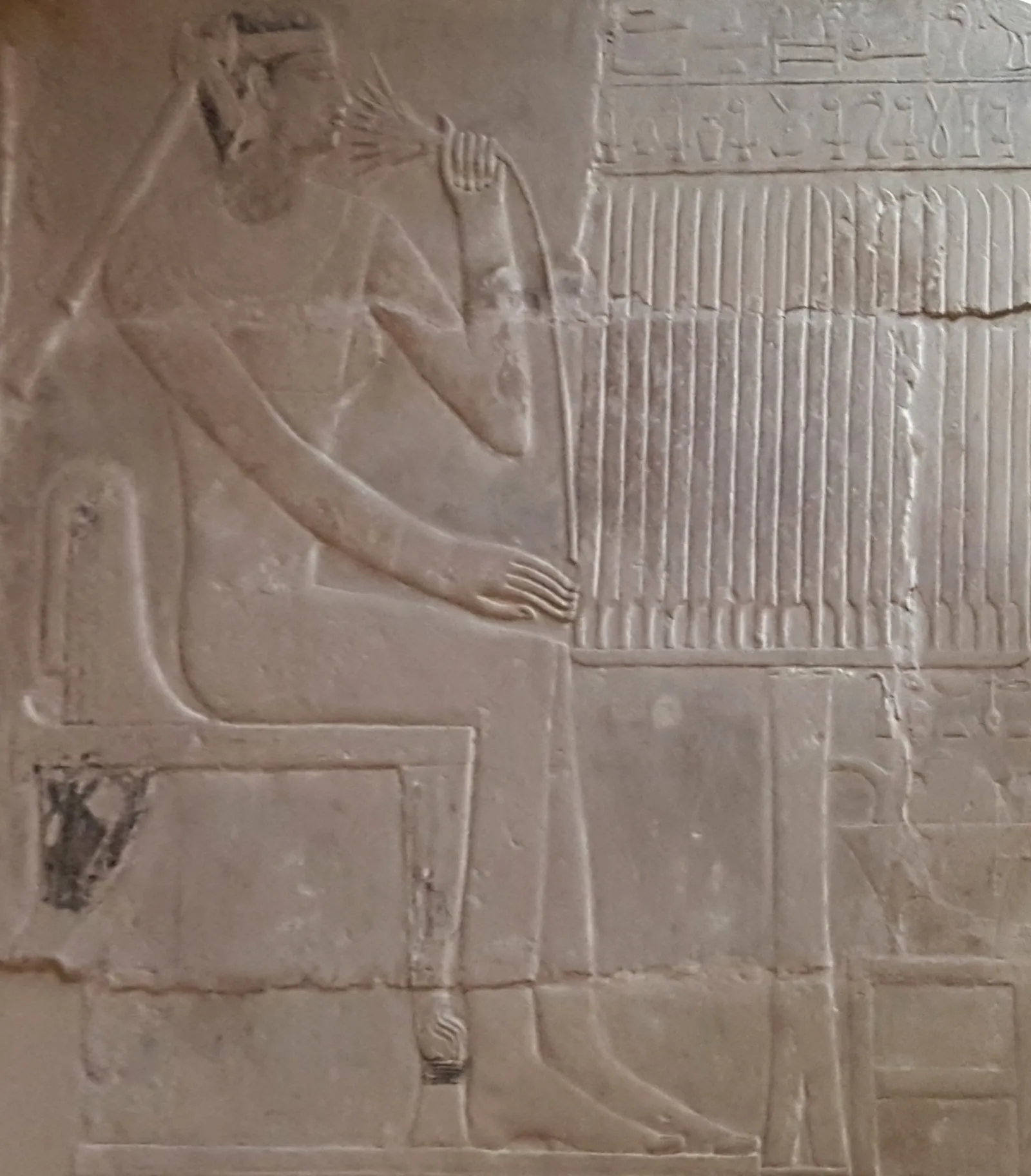 Mererukas hustru, prinsessan Seshseshet Waatetkhethor, en dotter till kung Teti, på en relief i familjens mastaba.